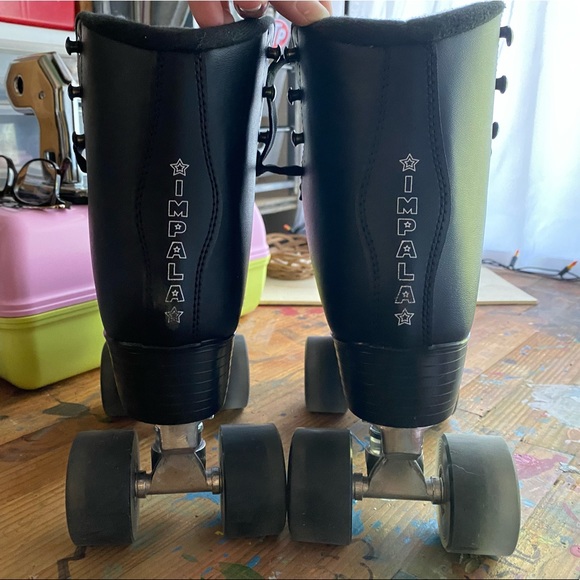 SOLD Black Impala Quad Roller Skates - Picture 5 of 7